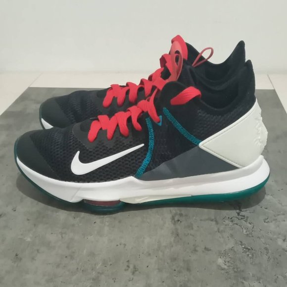 USED LEBRON WITNESS IV SIZE 12 - Picture 2 of 10